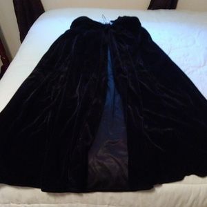 Blk hooded Cape